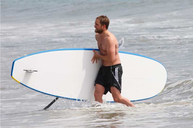 malibu30thmarch2012Largepattinsonlife (33).jpg