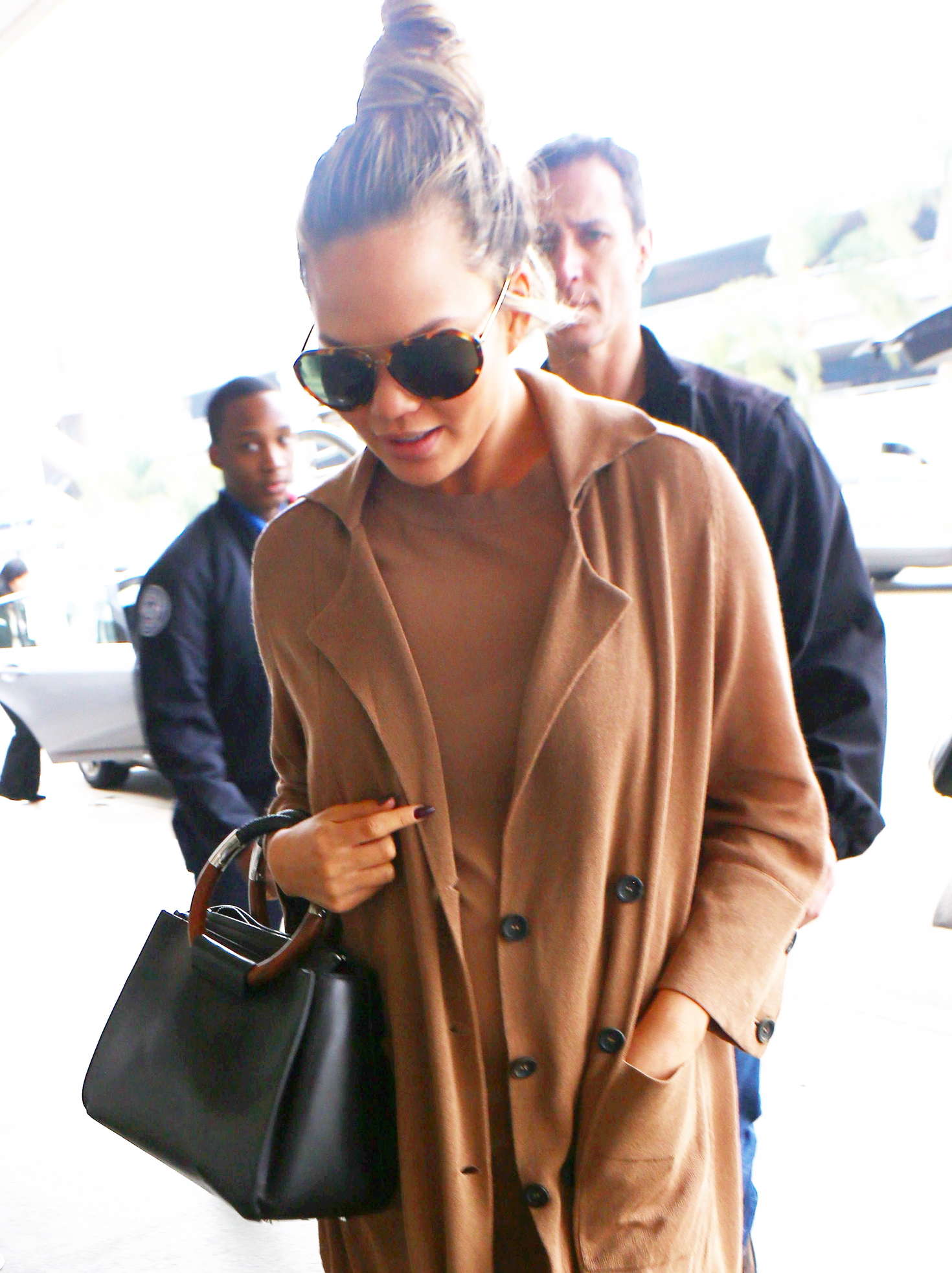 Chrissy-Teigen--LAX-airport--04.jpg