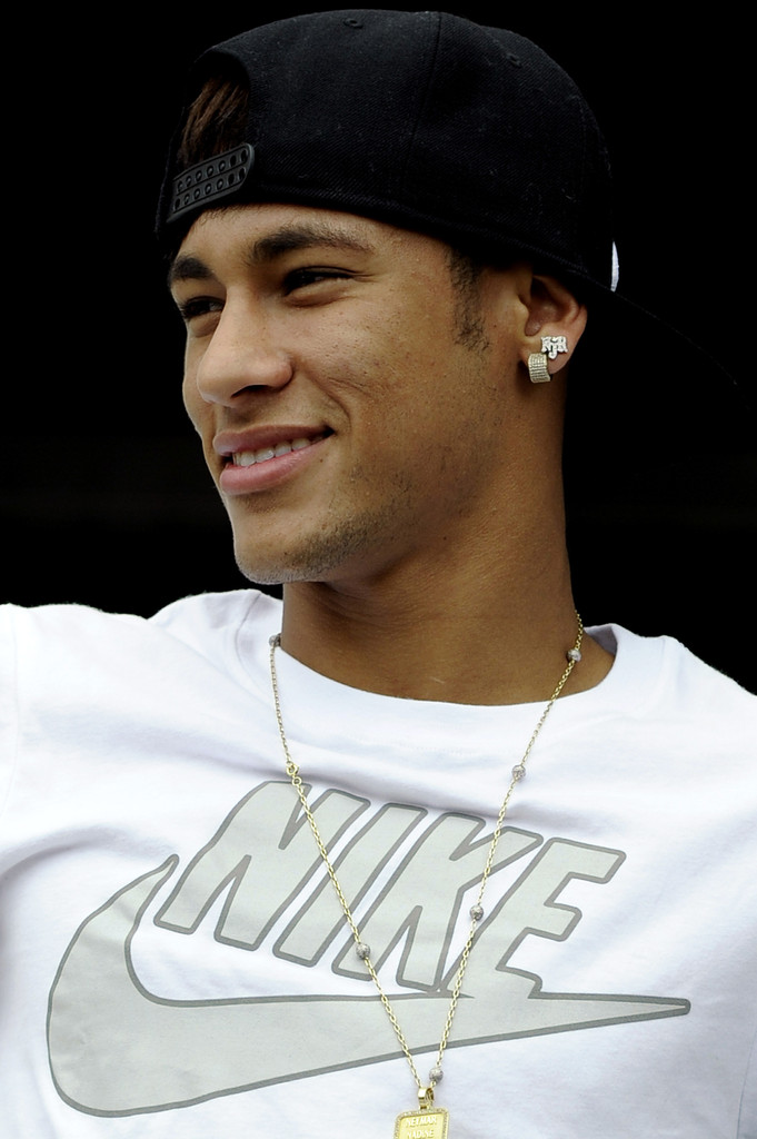 Neymar presentation 018.jpg