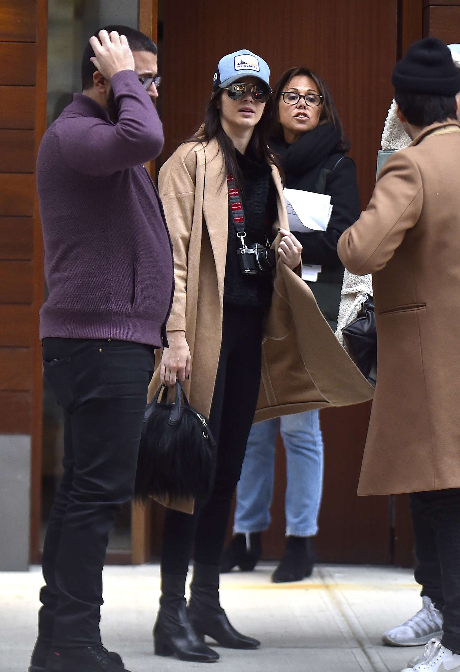 Kendall-Jenner-out-in-Soho-New-York--02.jpg