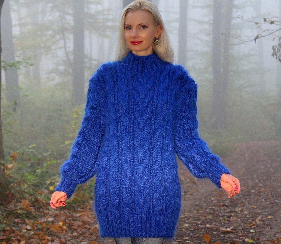 ROYAL BLUE Cables Unisex 2.jpg