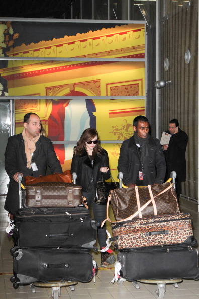1361810352842_chloe_moretz_roissy_airport_paris_014.jpg