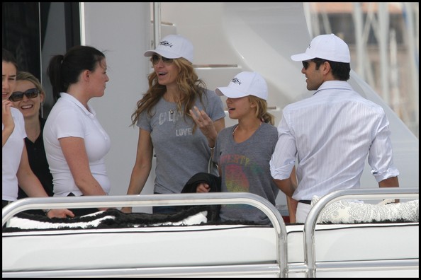 HaydenPanettiereLeavingCannes17.jpg