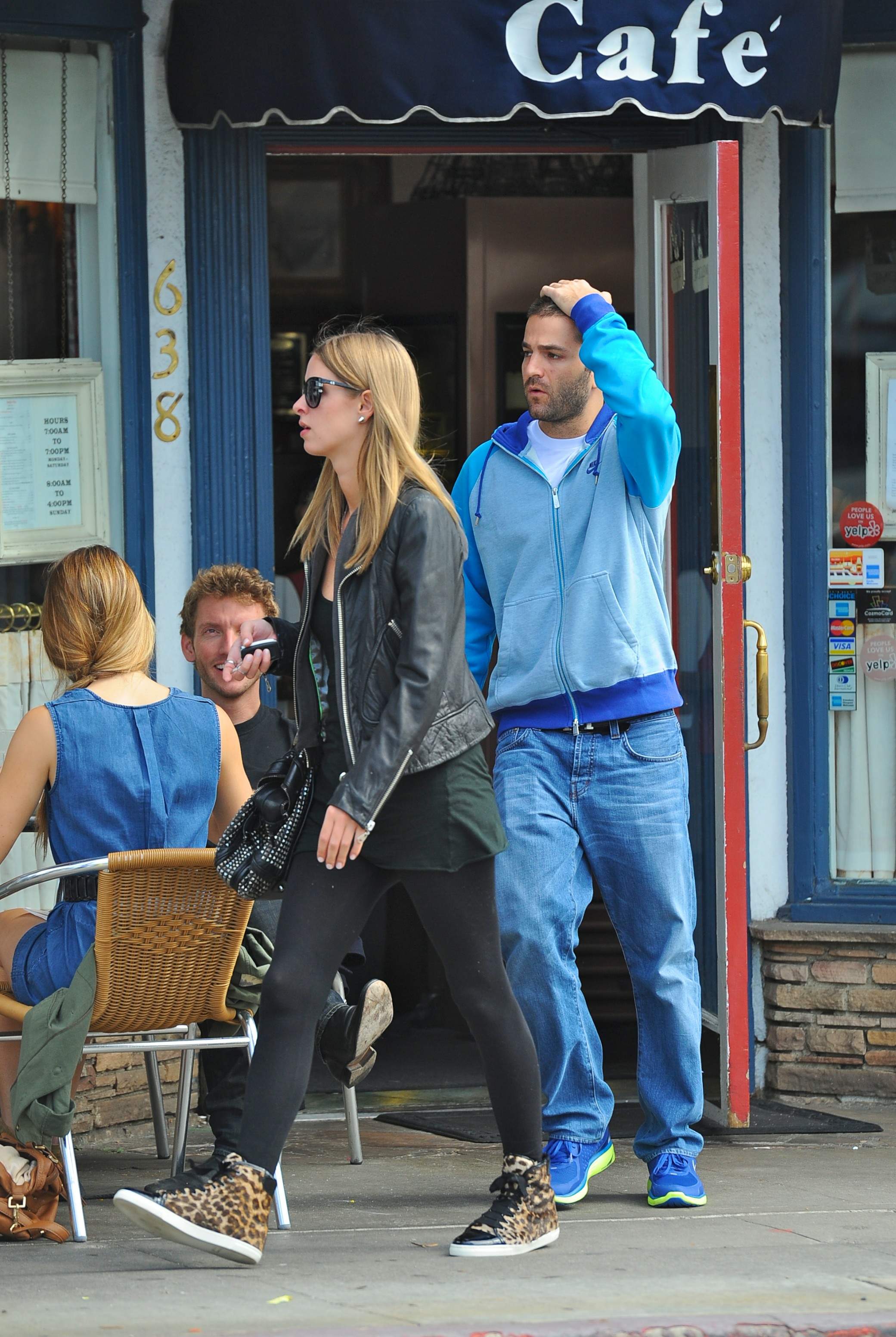 Nicky Hilton 2011_03_06_AtLaConversationRerstaurantinBe1430.jpg