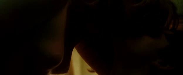 Kristen Stewart - On the Road.avi.0034.jpg