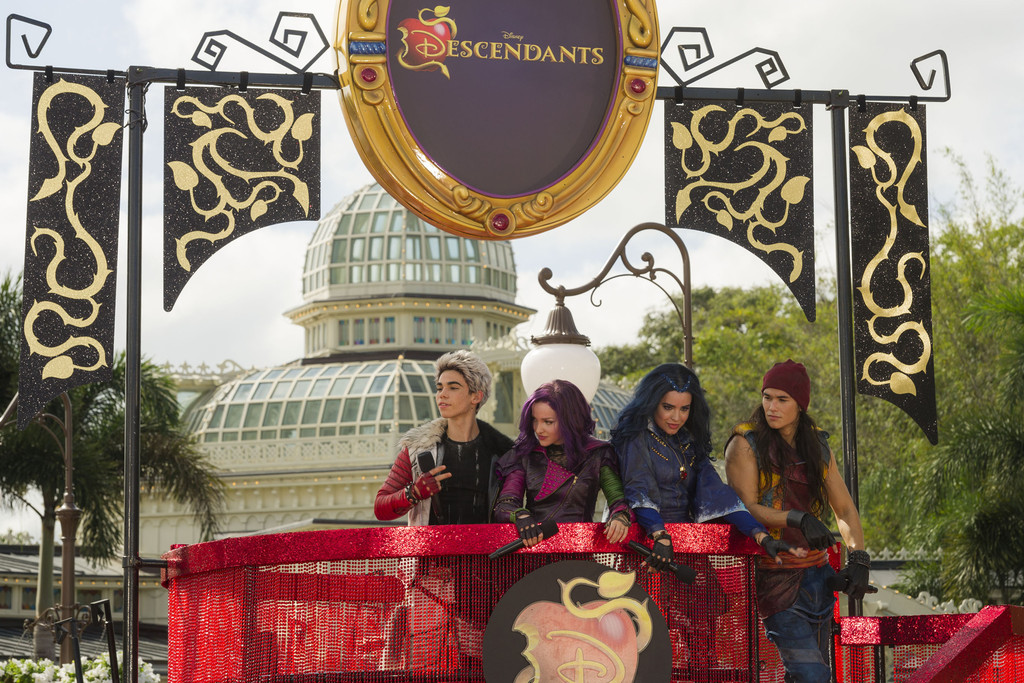Sofia+Carson+Disney+Parks+Unforgettable+Christmas+v1UlY7GmpTCx.jpg