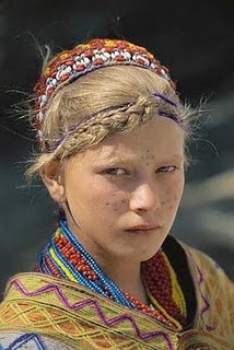 girl-from-kalash-pakistan-with-facial-tattoos.jpg