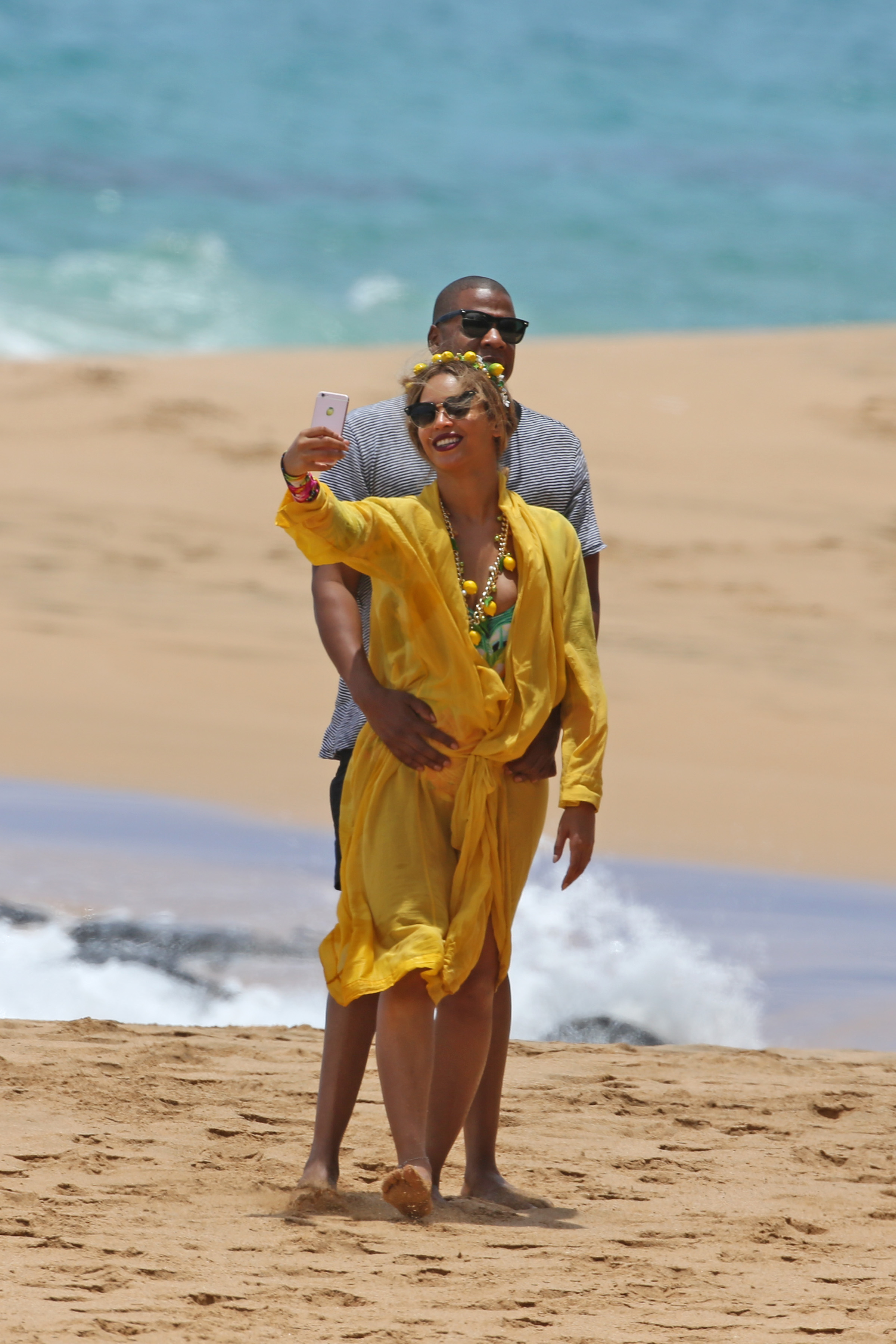 Beyonce slays in colourful one-piece swimsuit with husband Jay Z on vacation in Hawaii_49.JPG