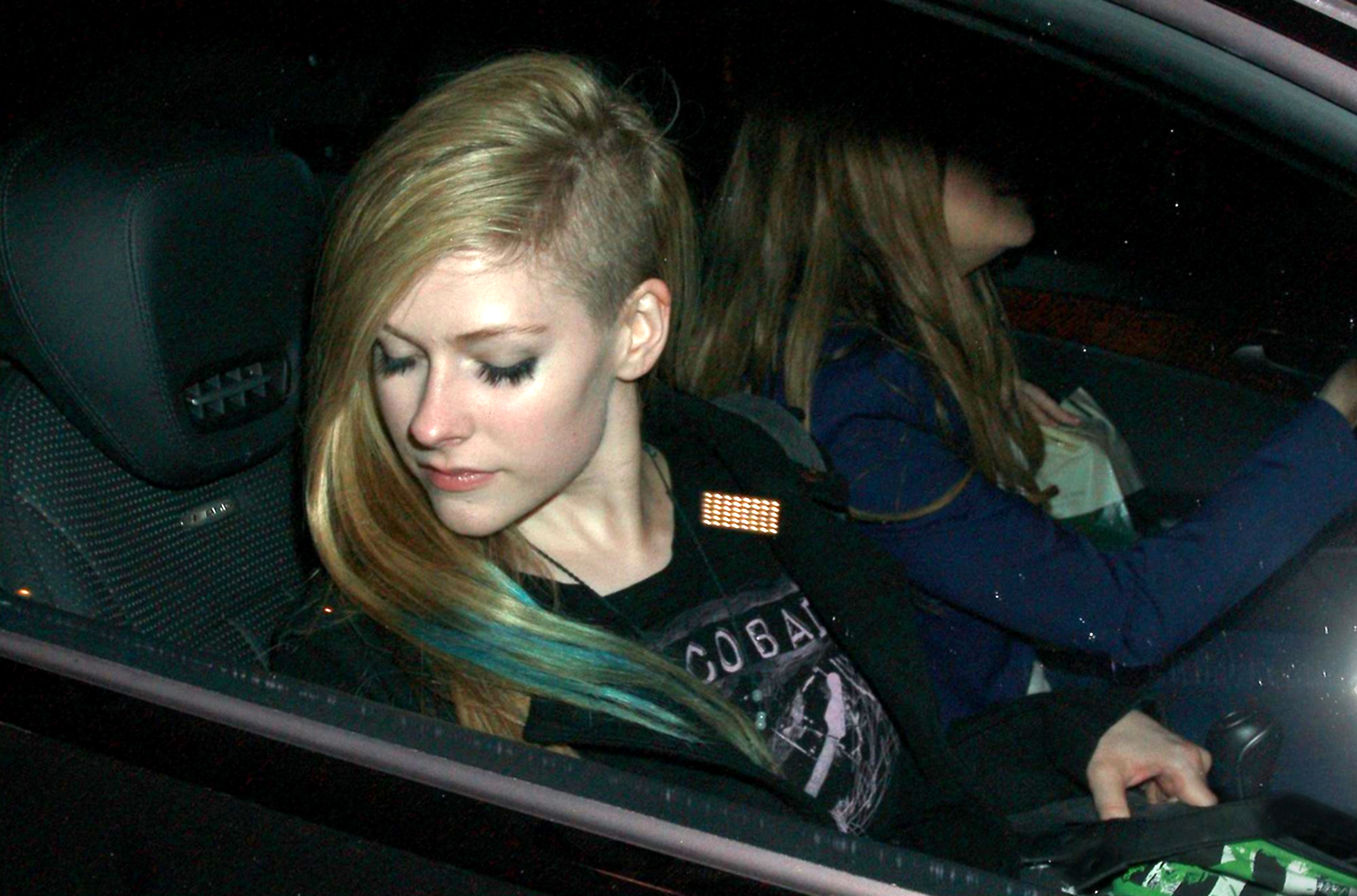 Avril_Lavigne_-_Outside_Madeo_restaurant__West_Hollywood_-_060712_007.jpg