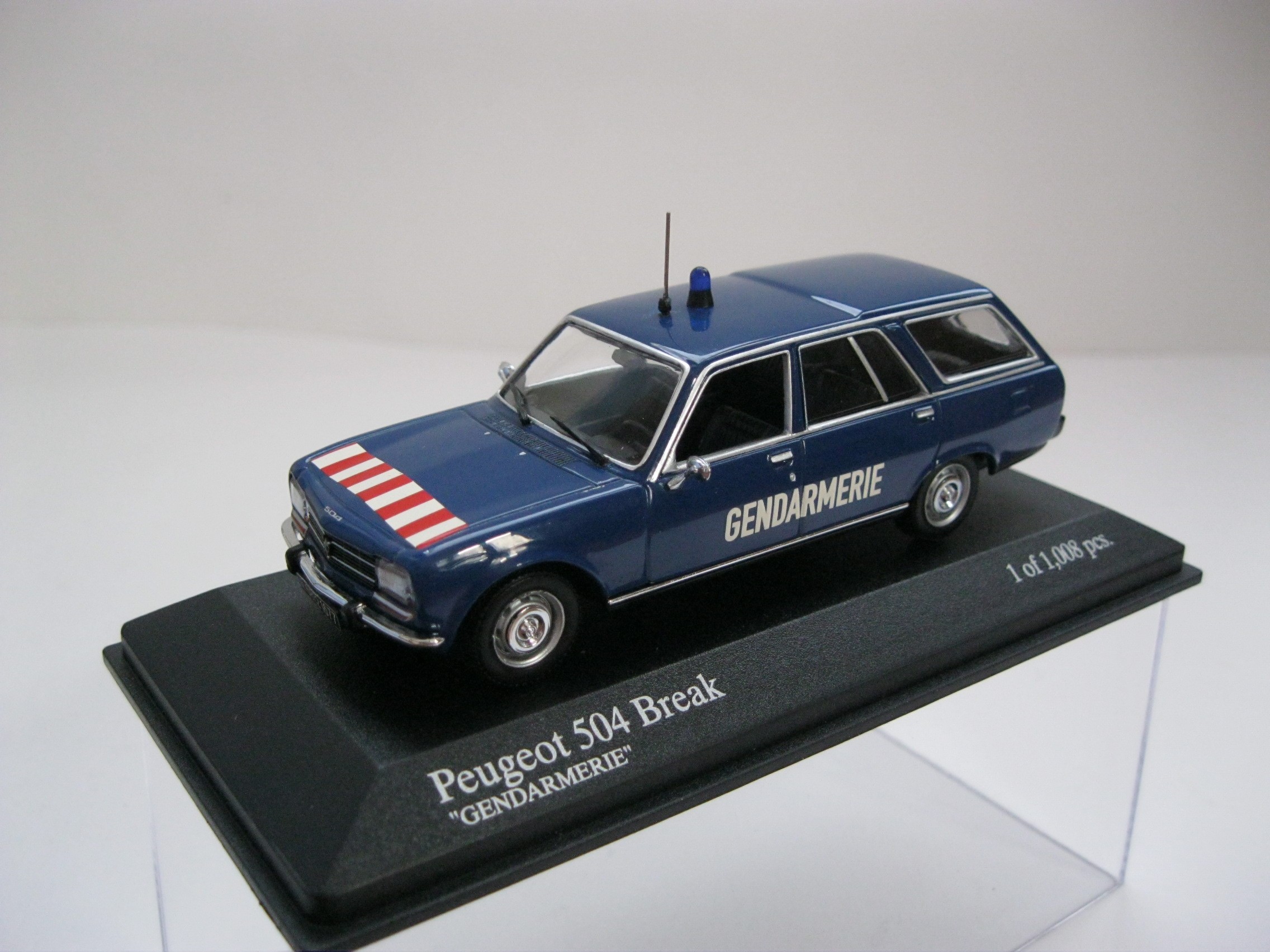 PEUGEOT 504 BREAK GENDARMERIE (2272 x 1704).jpg