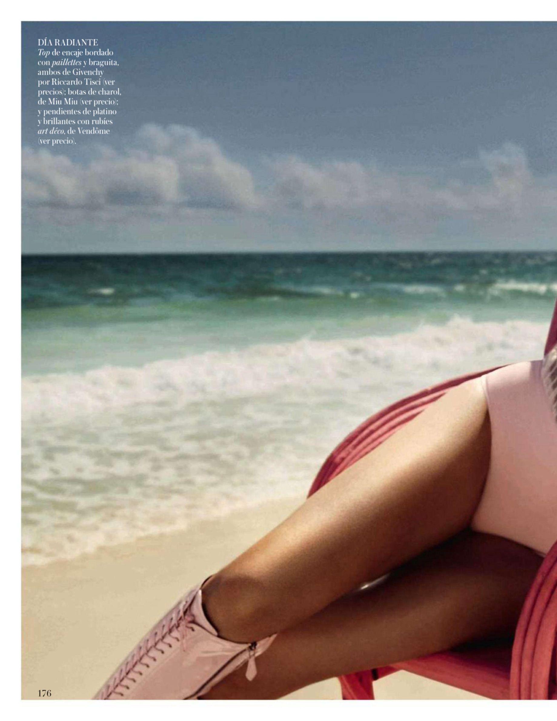 Adriana Lima - Vogue May 2014005.jpg