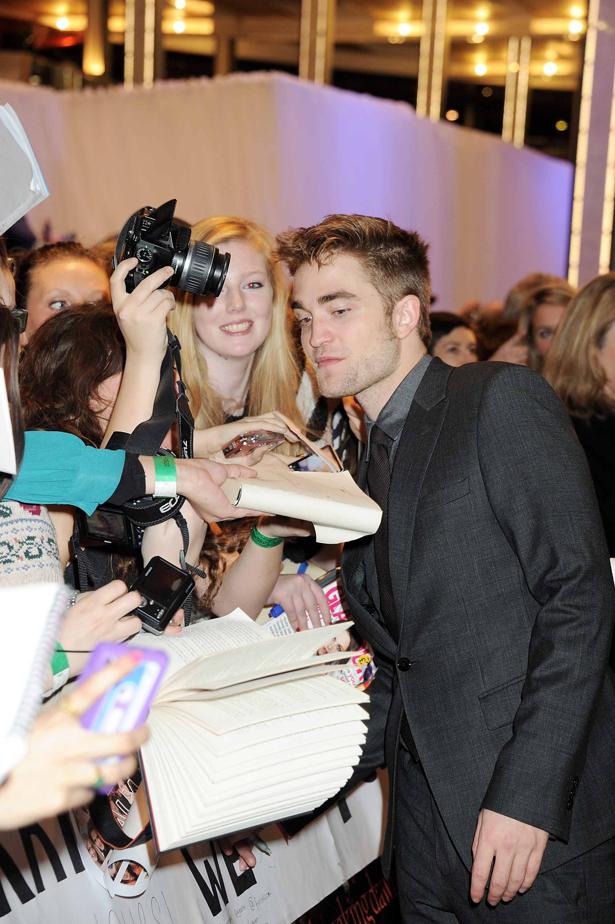 robpattinsonlifepremdbuk (11).jpg