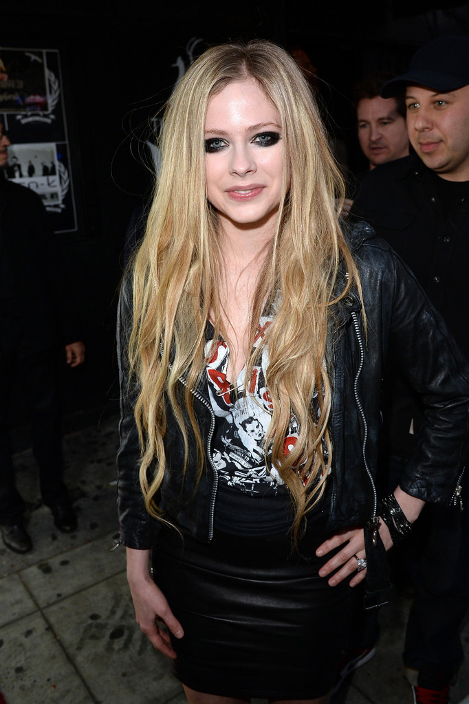 Avril+Lavigne+Avril+Lavigne+Secret+Performance+4BVRYJO49exx.jpg