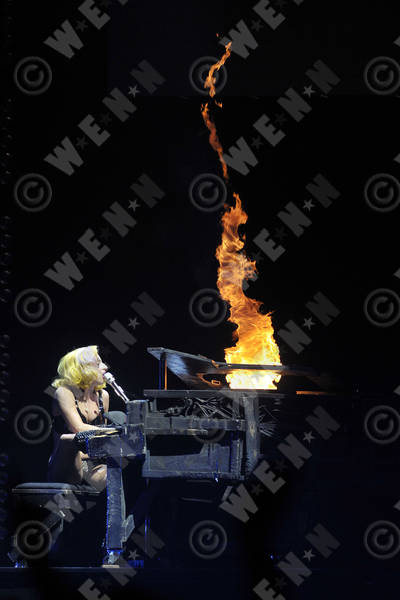 lady_gaga_52_wenn2921510_preview.jpg