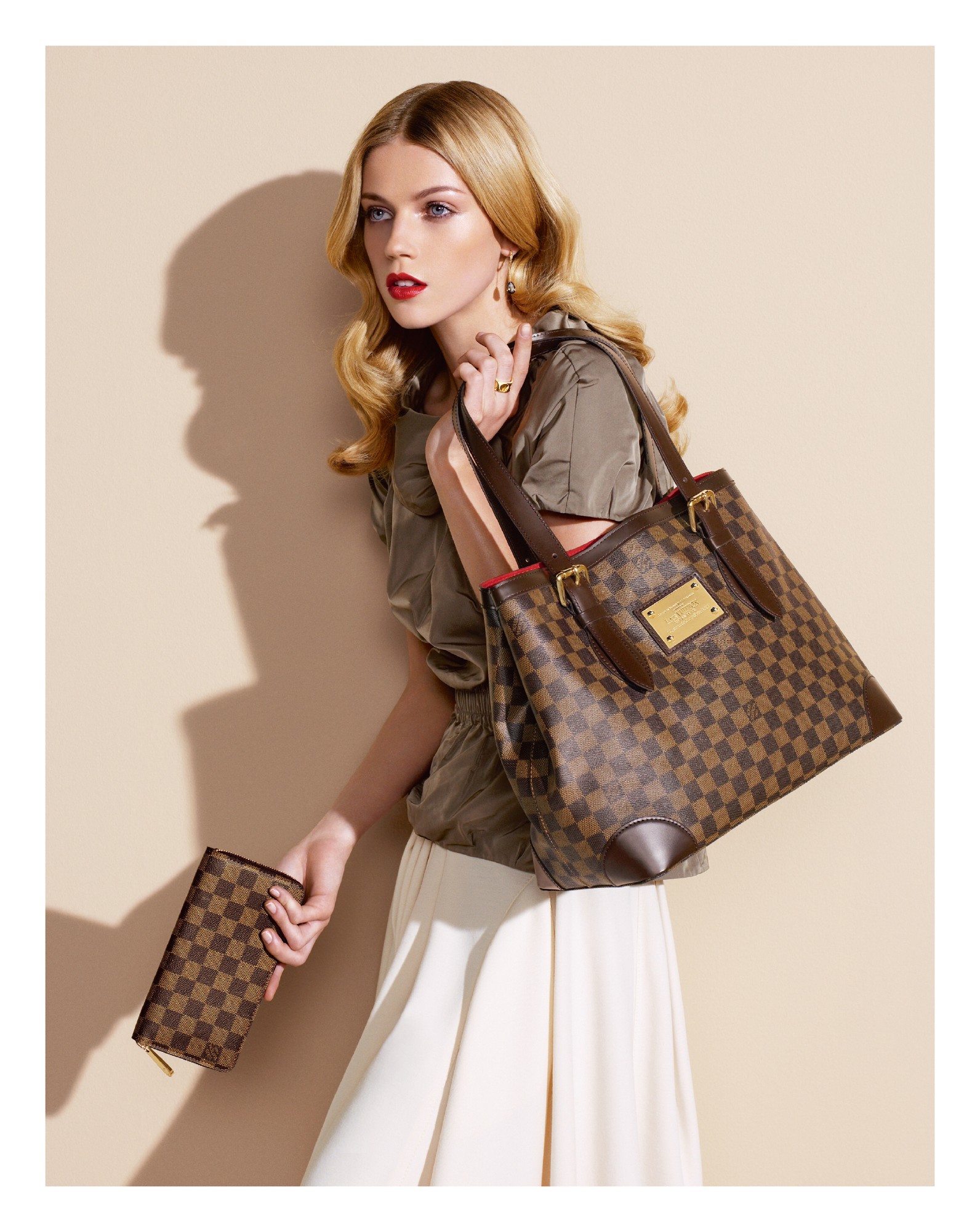 Masha_Novoselova_Louis_Vuitton_Ad_Photoshoot_04.jpg