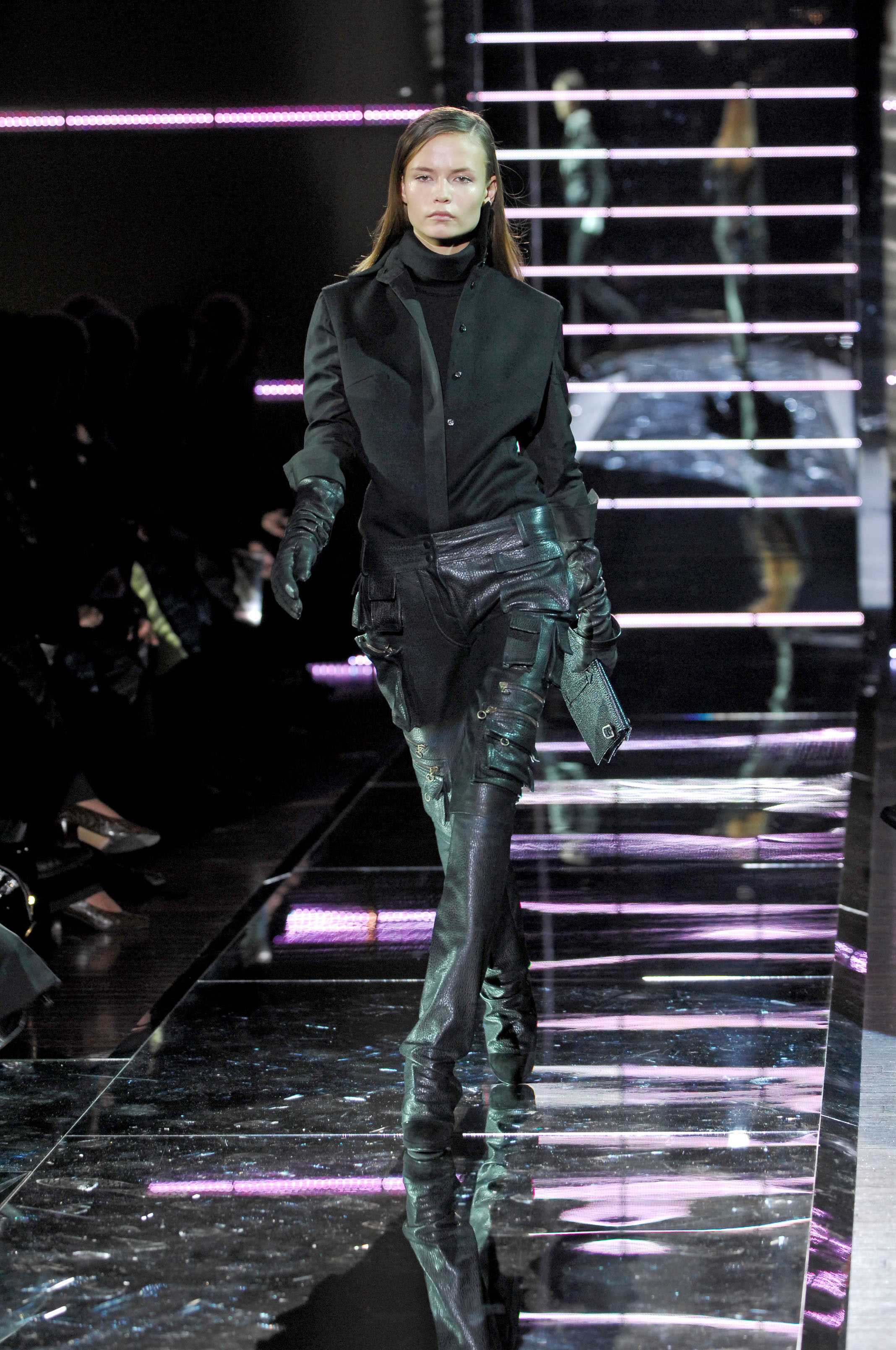 frr086_gianfranco_ferre_fall_winter_2007_2008_122_1073lo.jpg