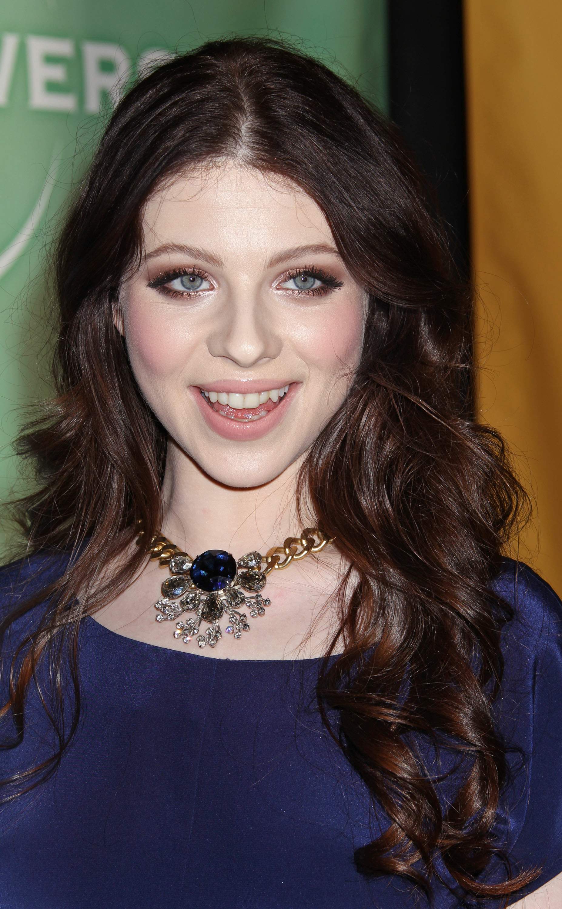 58195_Michelle_Trachtenberg_007_122_458lo.jpg