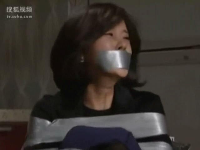 Asian girl in tape ball.WMV.064.jpg