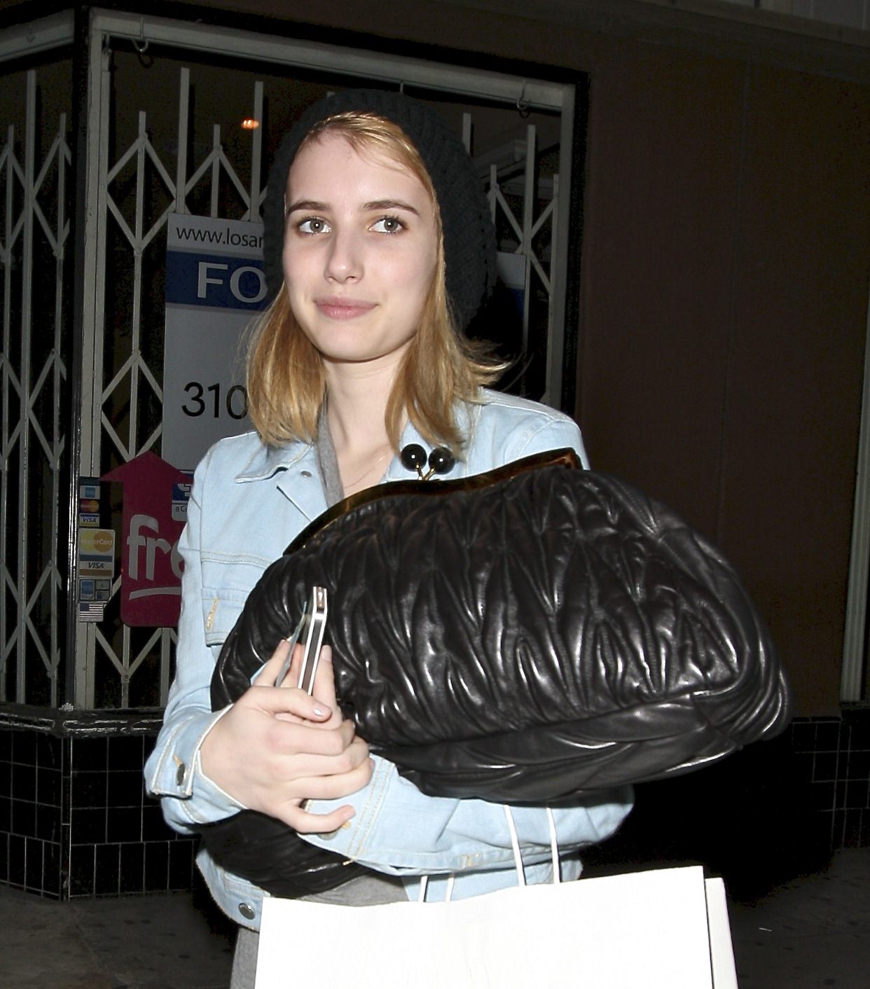 MCFan_for_celeblounge17-11-2011 00-00_03.jpg