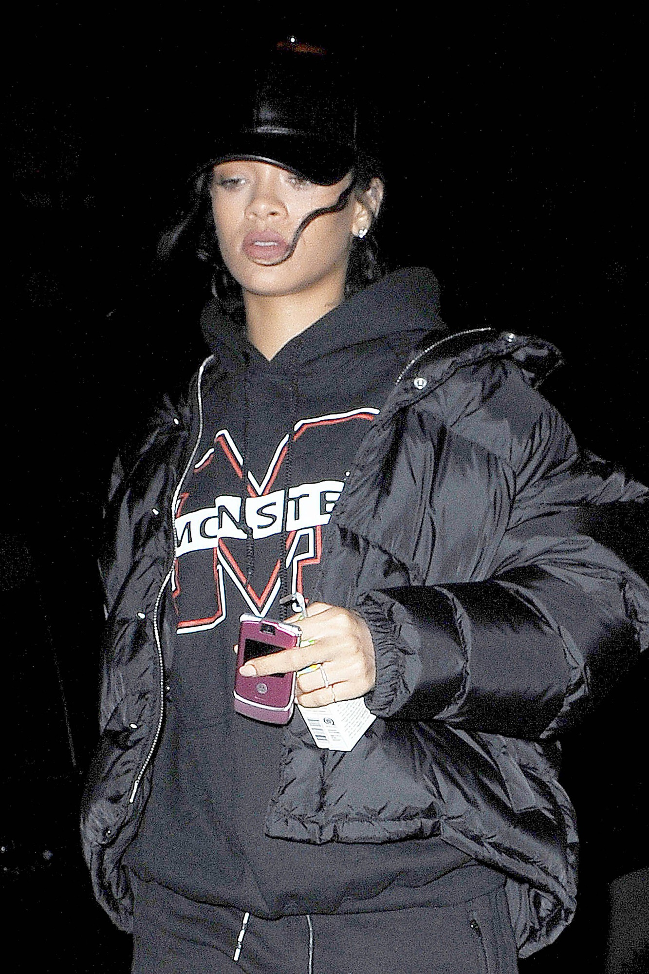 Rihanna out and about in N.Y.C. 25.11.2014_03.jpg