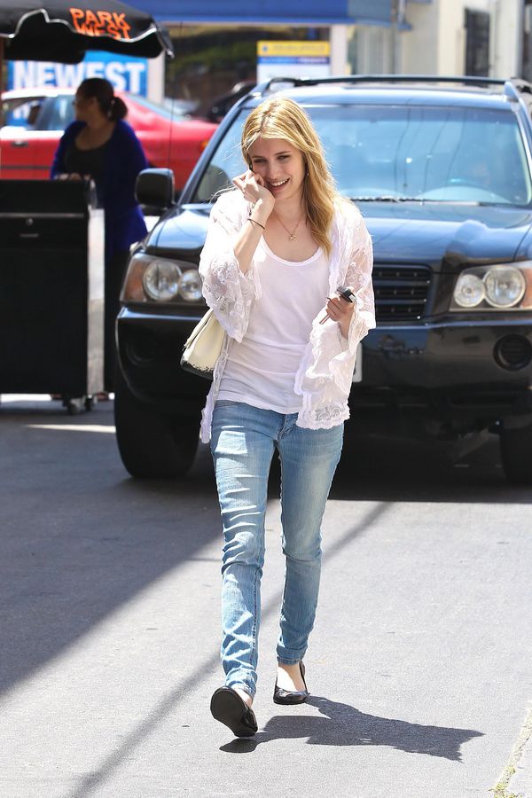 Emma Roberts - Beverly Hills - 130511_025.jpg