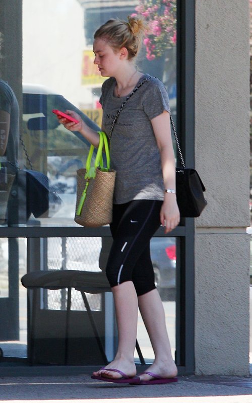TodoTwilightSaga - Dakota Fanning (2).JPG