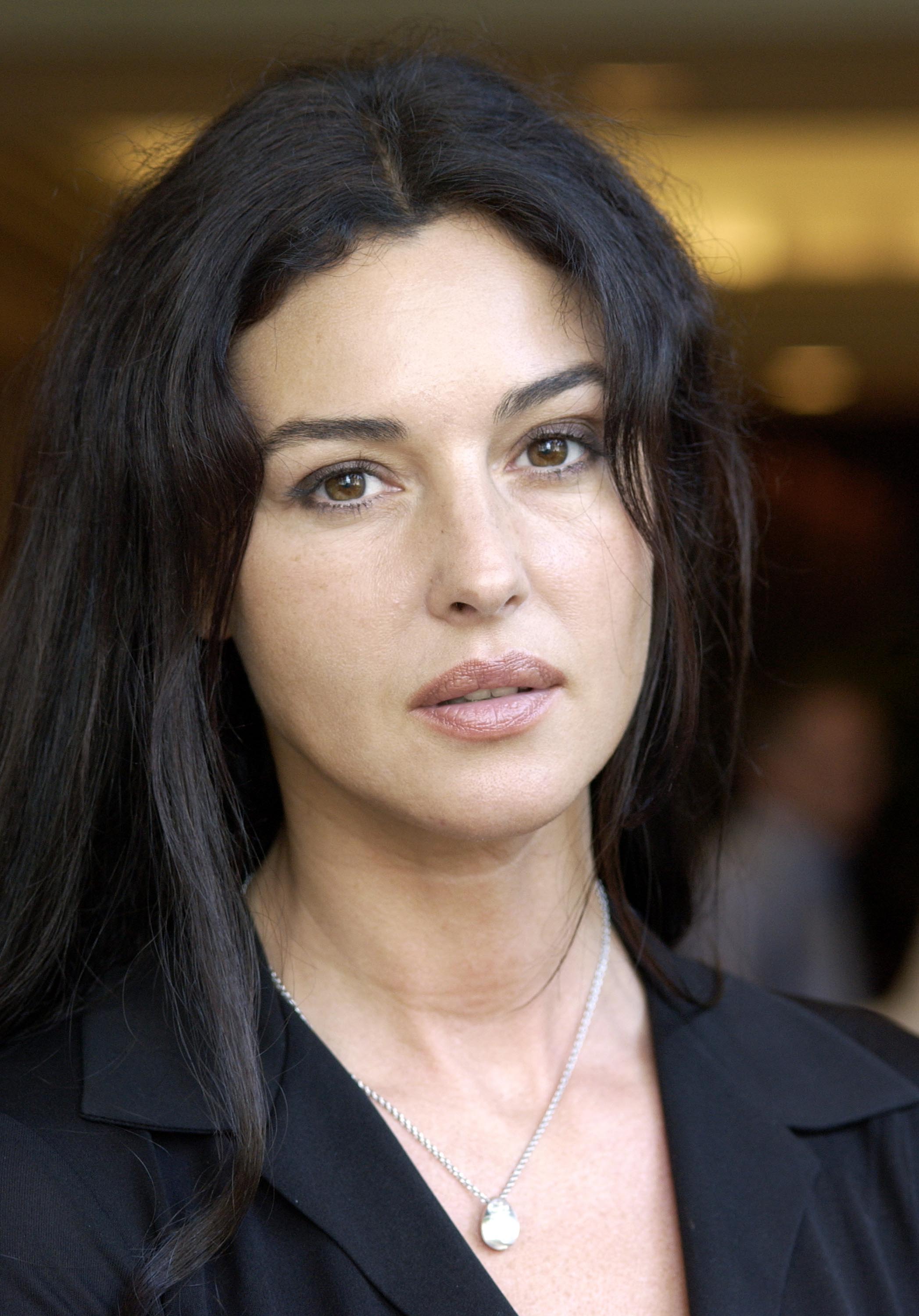 MonicaBellucci-JeffVespaPortraits2001-852741963_15.jpg