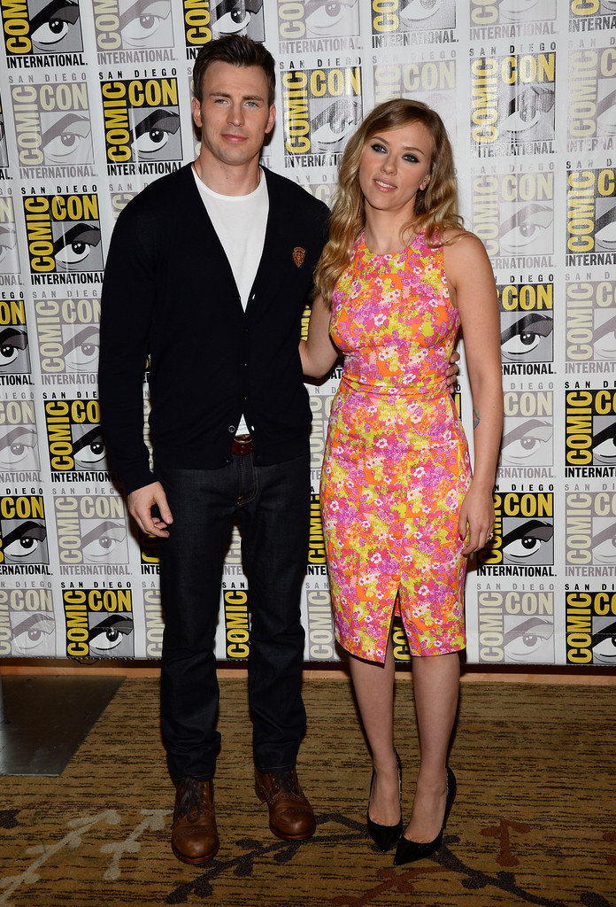 Scarlett+Johansson+Marvel+Studios+Thor+Dark+VCpHDdEAwd7x.jpg