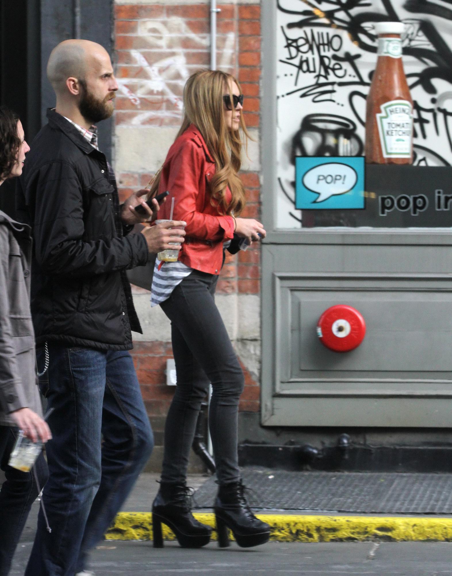 Lindsay & Ali Lohan - NYC - 300412_003.jpg