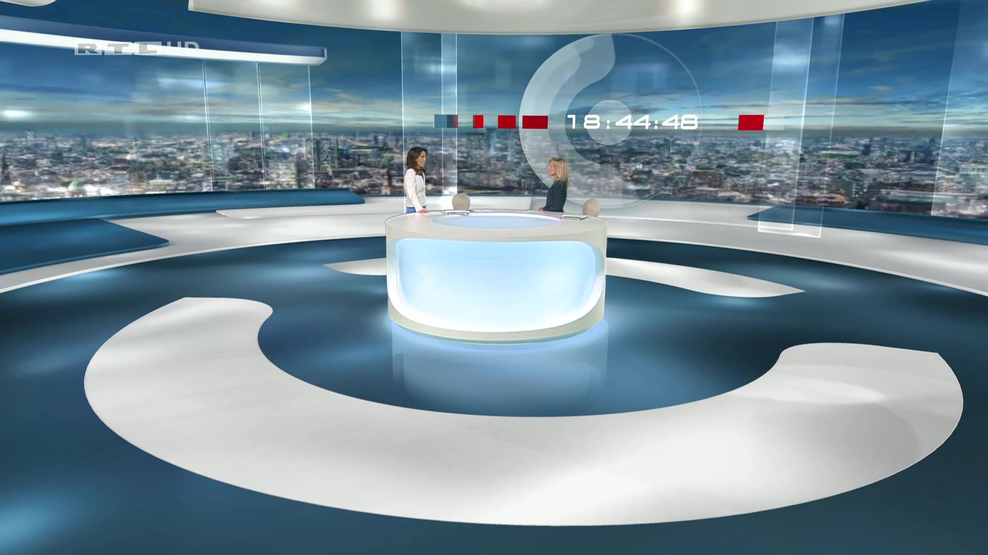 annett_moeller_20150212_rtl_aktuell_1080p_ng 005.jpg