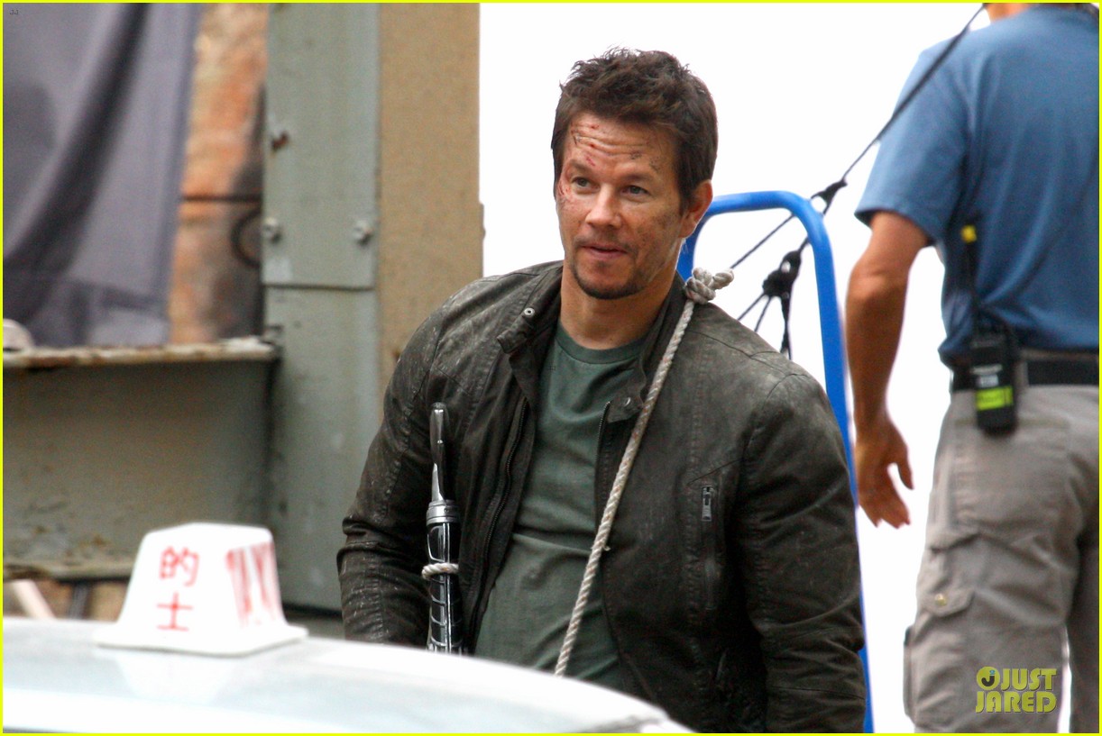 mark-wahlberg-bloody-head-wounds-on-transformers-4-set-21.jpg