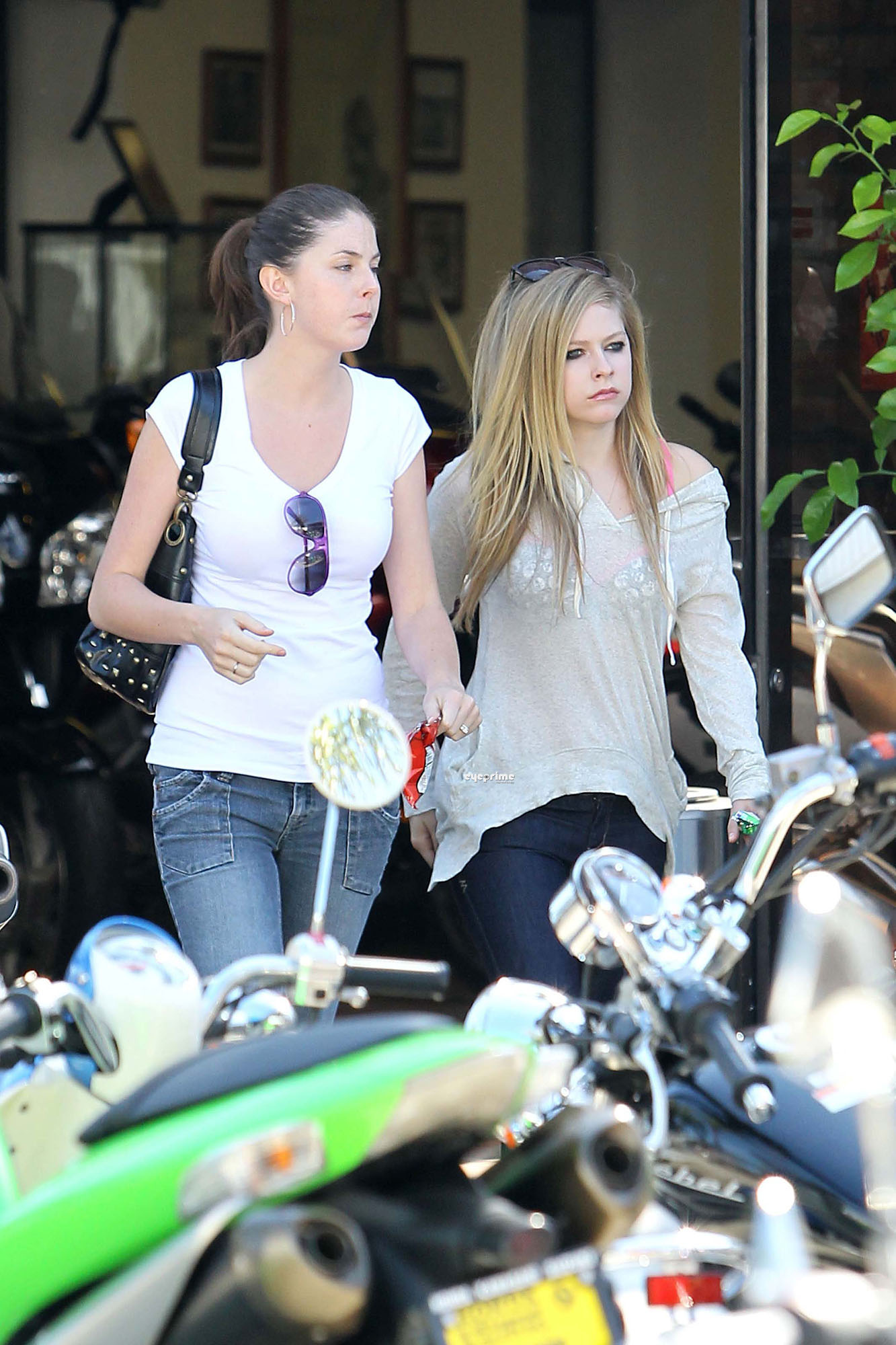avril_eyeprime_96.jpg