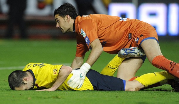 Iniesta3-SportingvsBarcaMatchPics.jpg