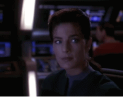 tumblr_lquh4hHzcm1qe051zo1_r1_250.gif