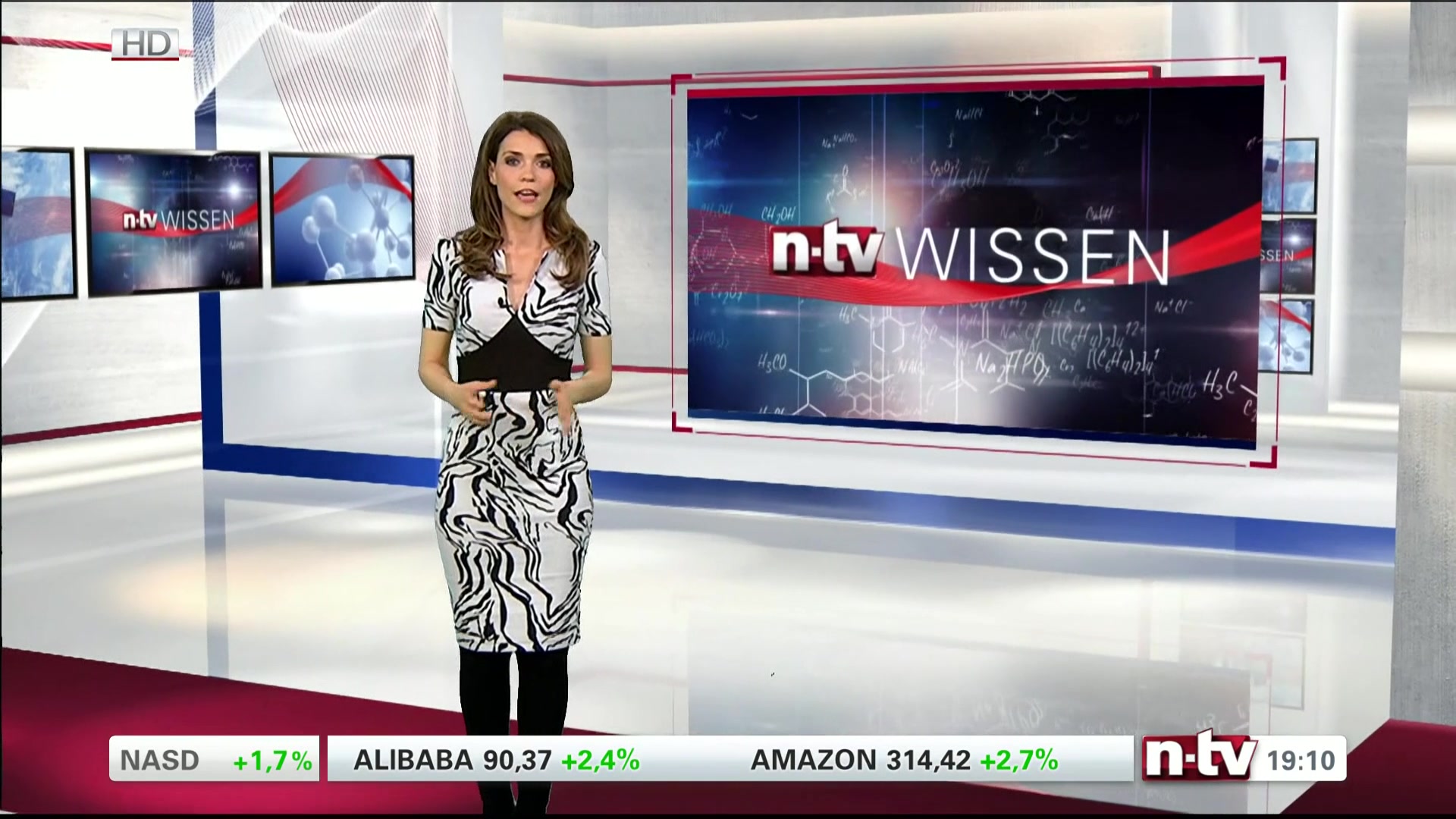 annett_moeller_20141021_ntv_wissen_1080p_ng 012.jpg