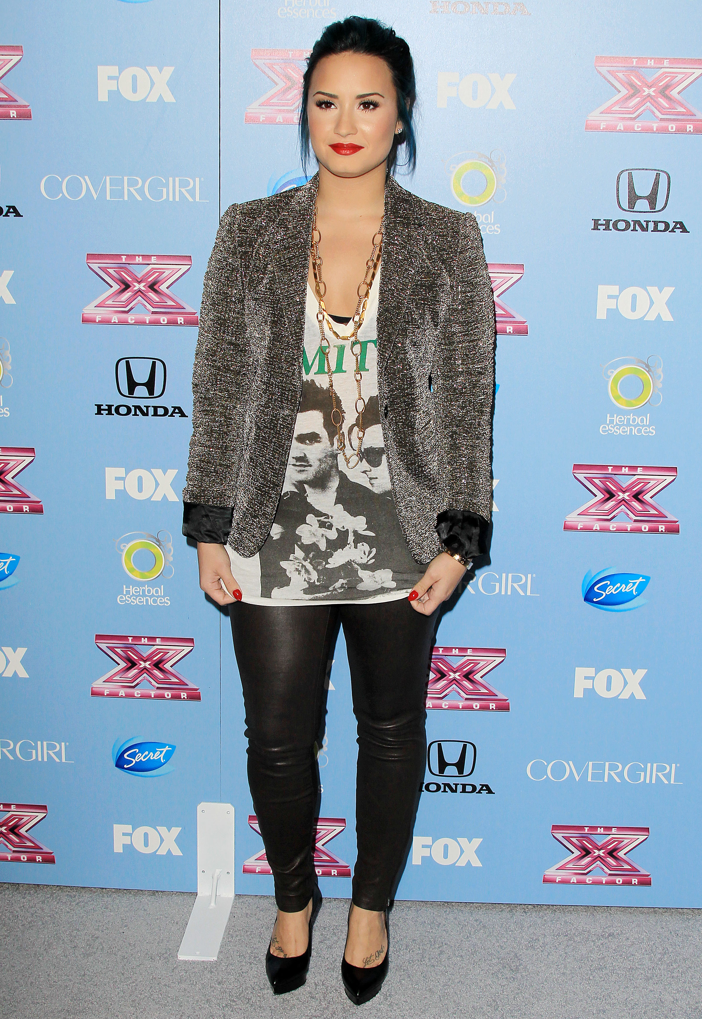 celebrity-paradise.com-The Elder-demi _5_.JPG