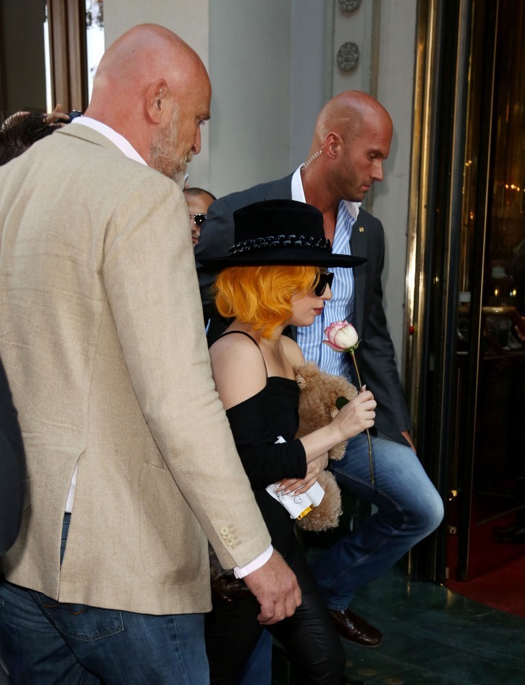 gaga007.jpg