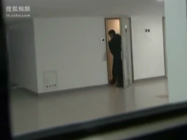 Asian girl in tape ball.WMV.038.jpg