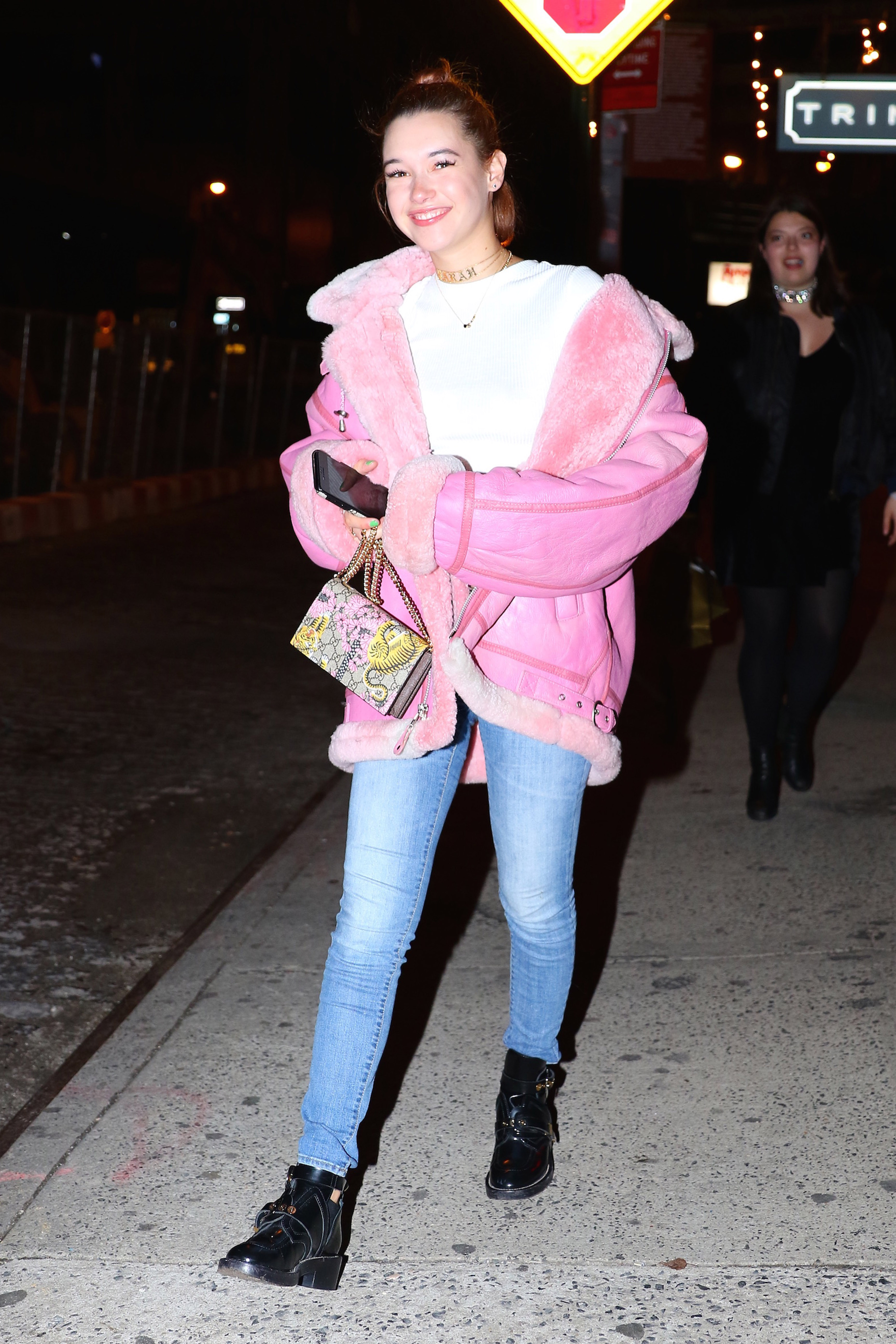 MCFan_for_Celeblounge&HQCelebCorner27-01-2017 13-13Sarah Snyder_06.jpg
