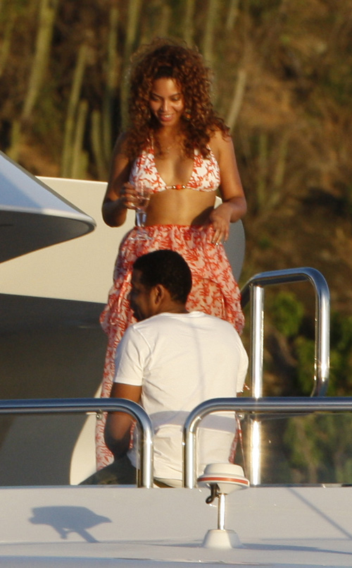 BeyonceBoat5.jpg