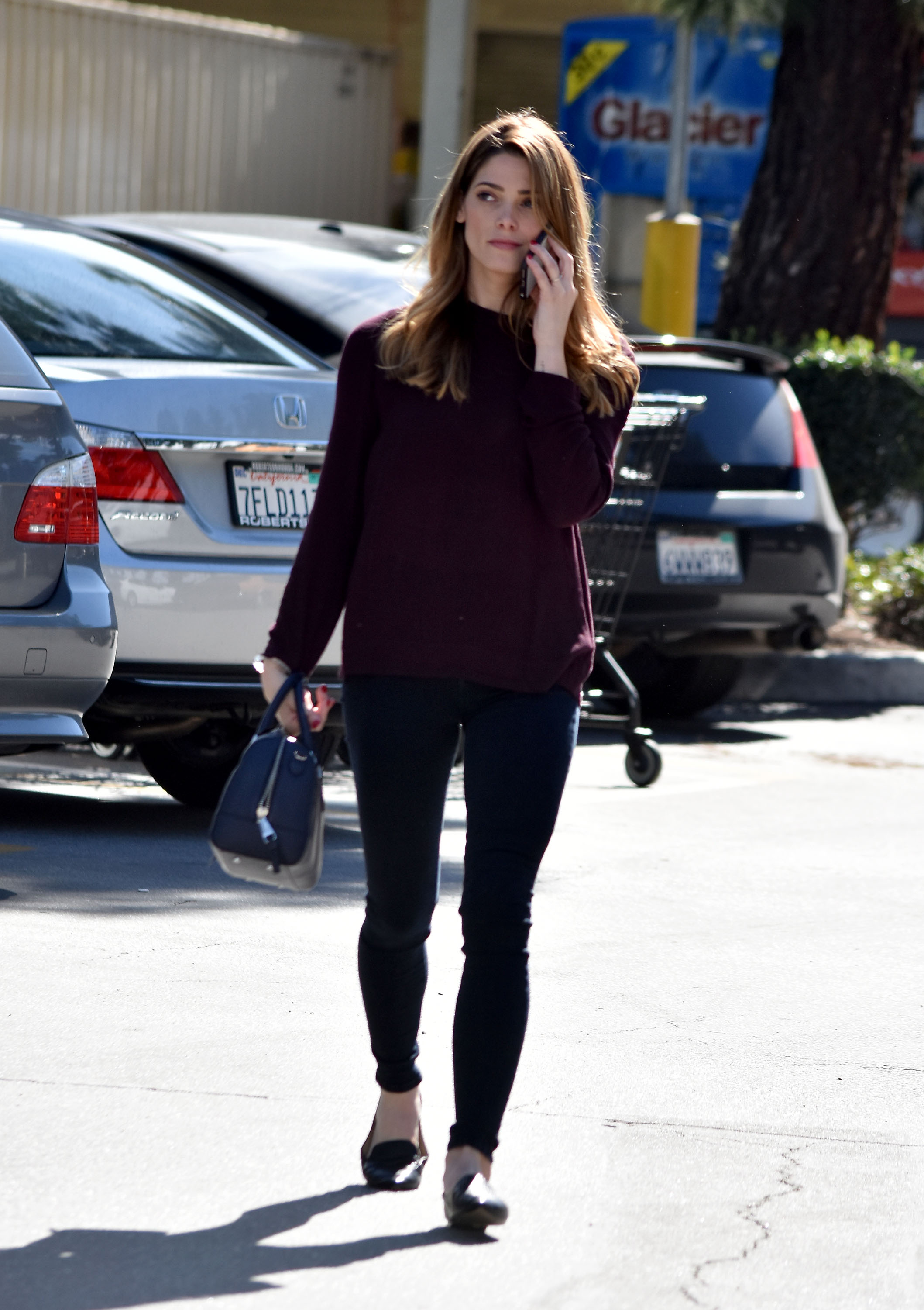 MCFan_for_Celeblounge&HQCelebCorner10-02-2017 11-24Ashley Greene_22.jpg