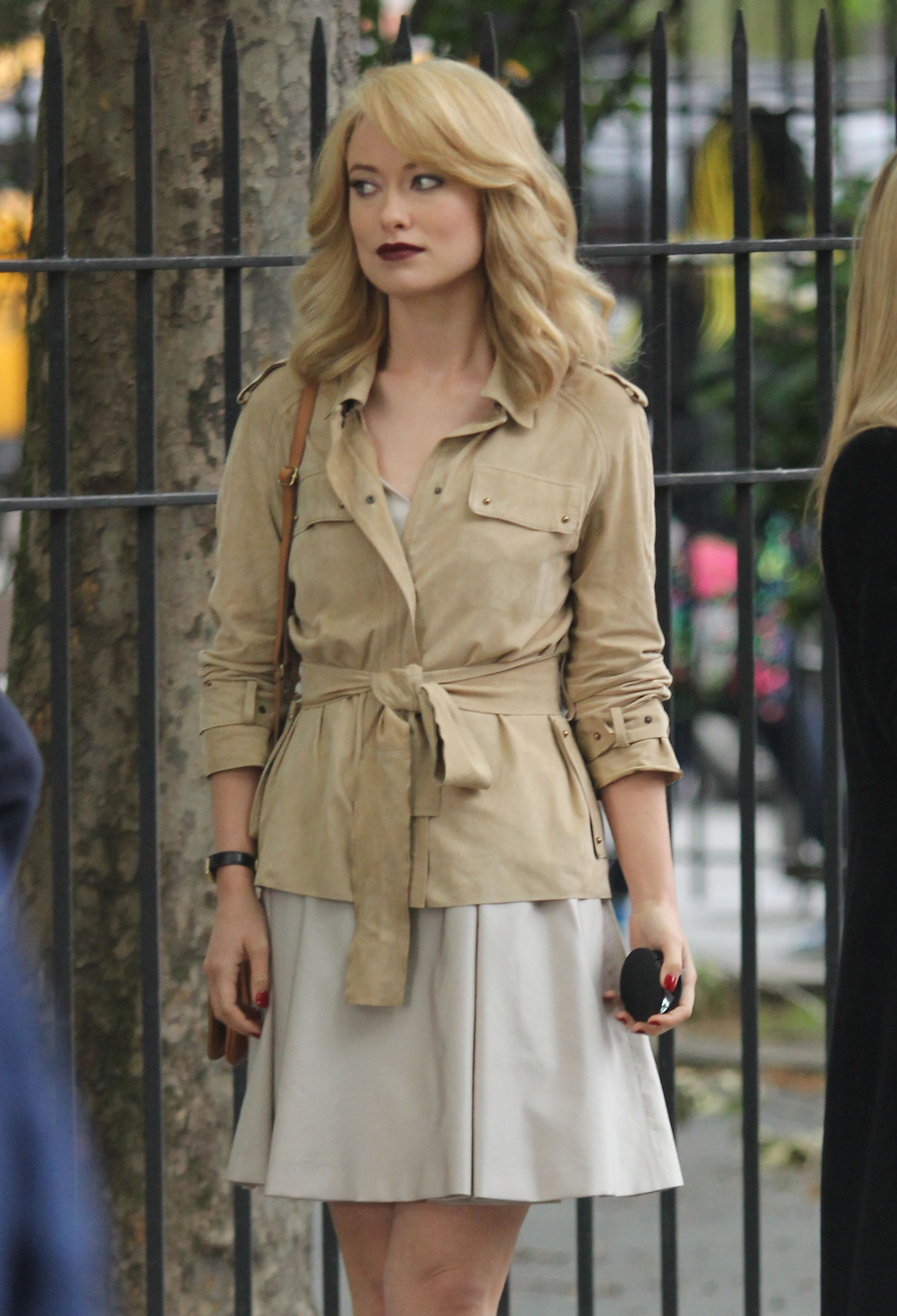 Olivia_Wilde_shoots_a_Revlon_commercial_in_Manhattan,_2_May00036.jpg