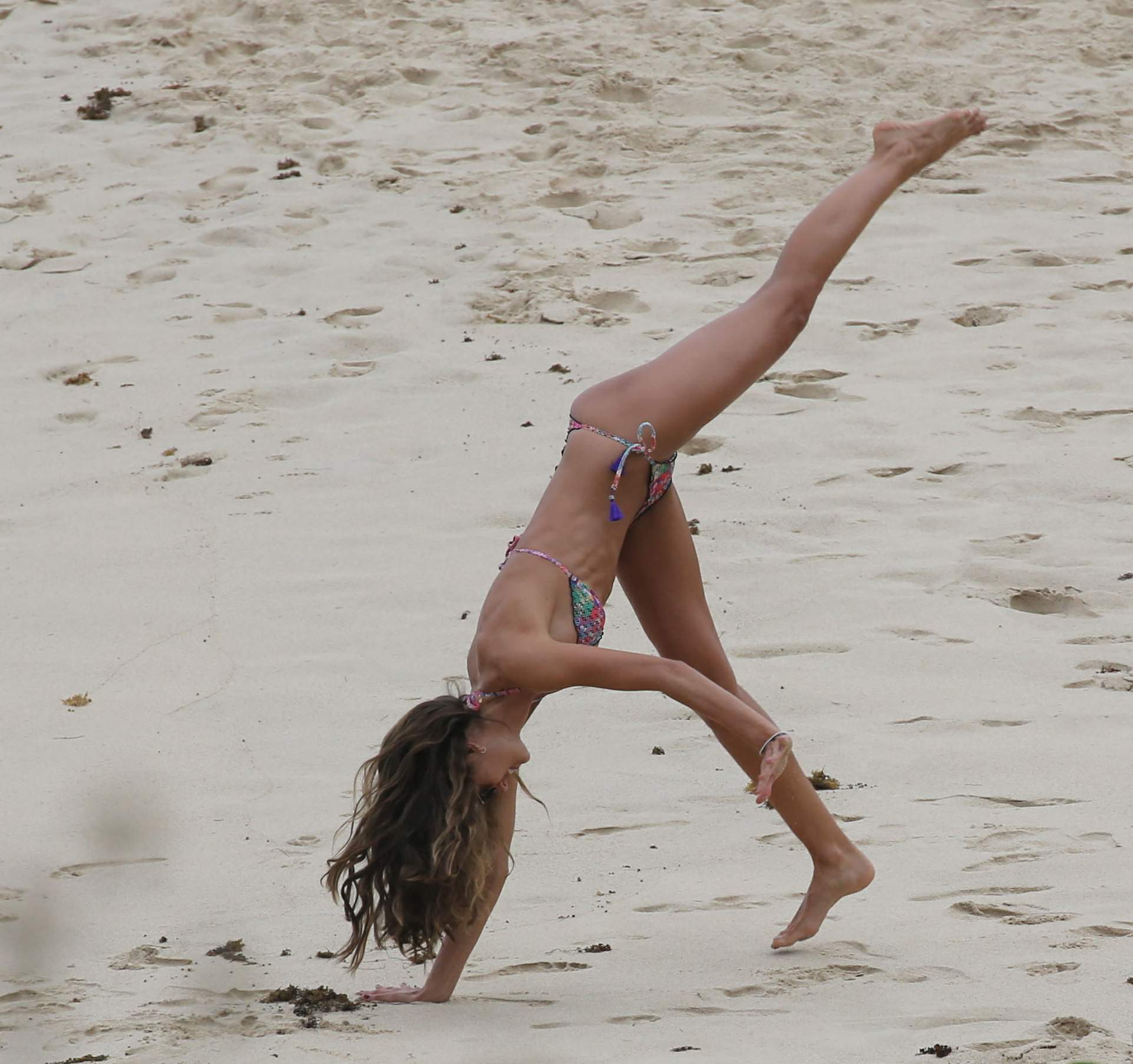 Nude Cartwheel