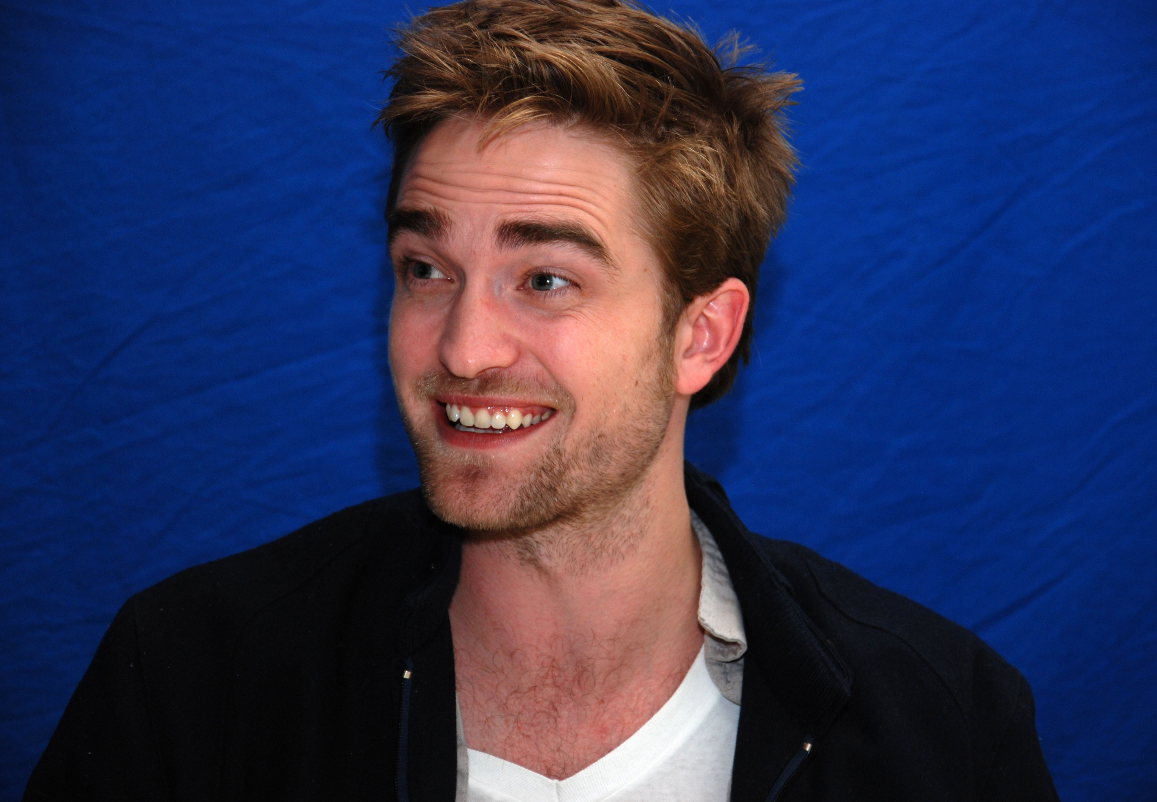 Robert Pattinson - The Twilight Saga Breaking Dawn Part 1 press conference portraits, Beverly Hills,