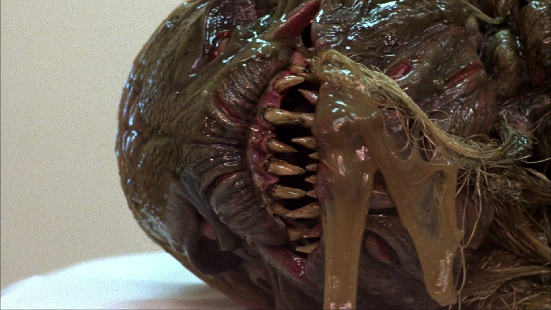 Humanoids.From.The.Deep.1980.1080p.BluRay.Rus.Eng.x264-SSF[23-53-32].PNG