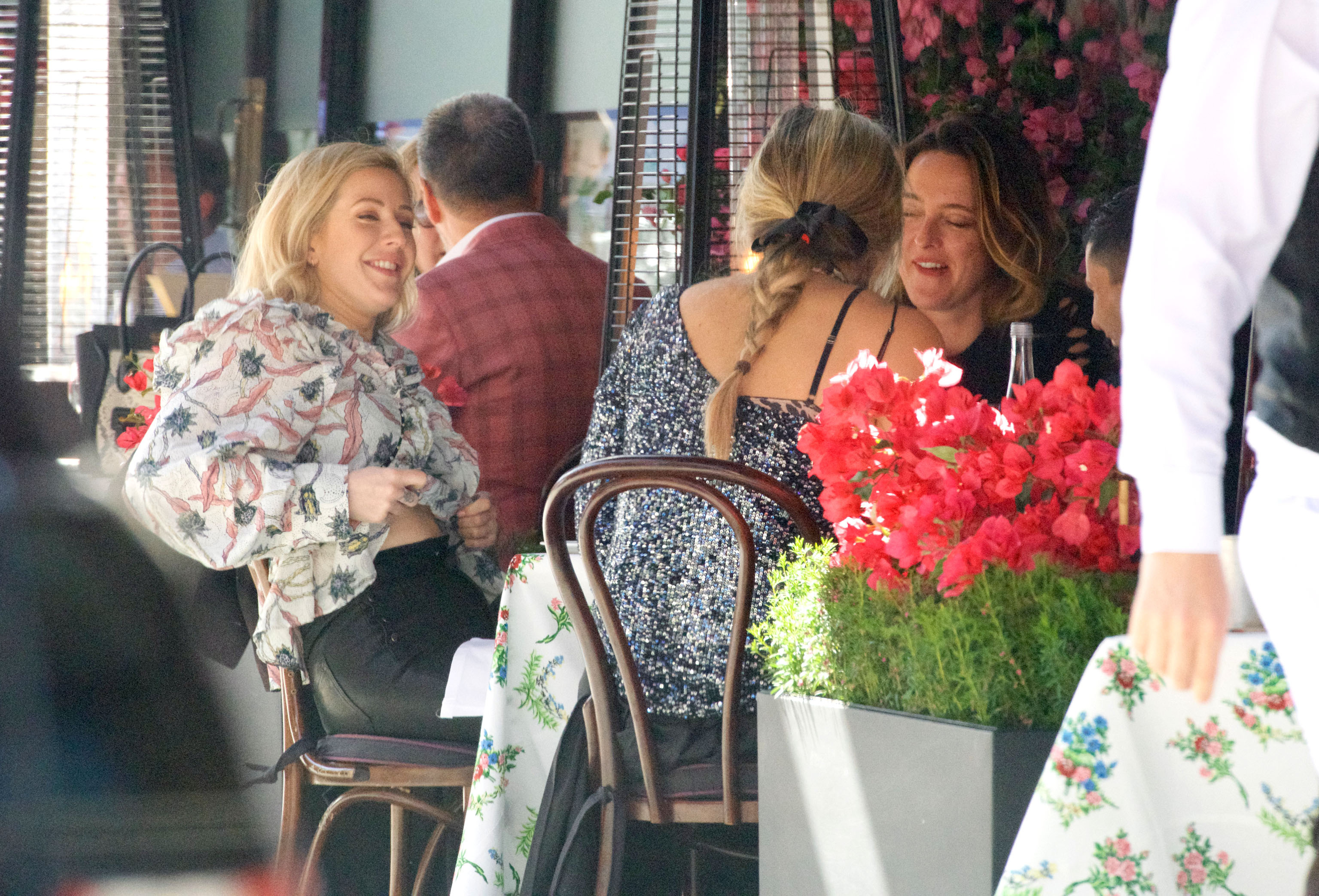 MCFan@celeblounge.net15-05-2017 09-19ELLIE GOULDING - ROBS TOPS_28.jpg