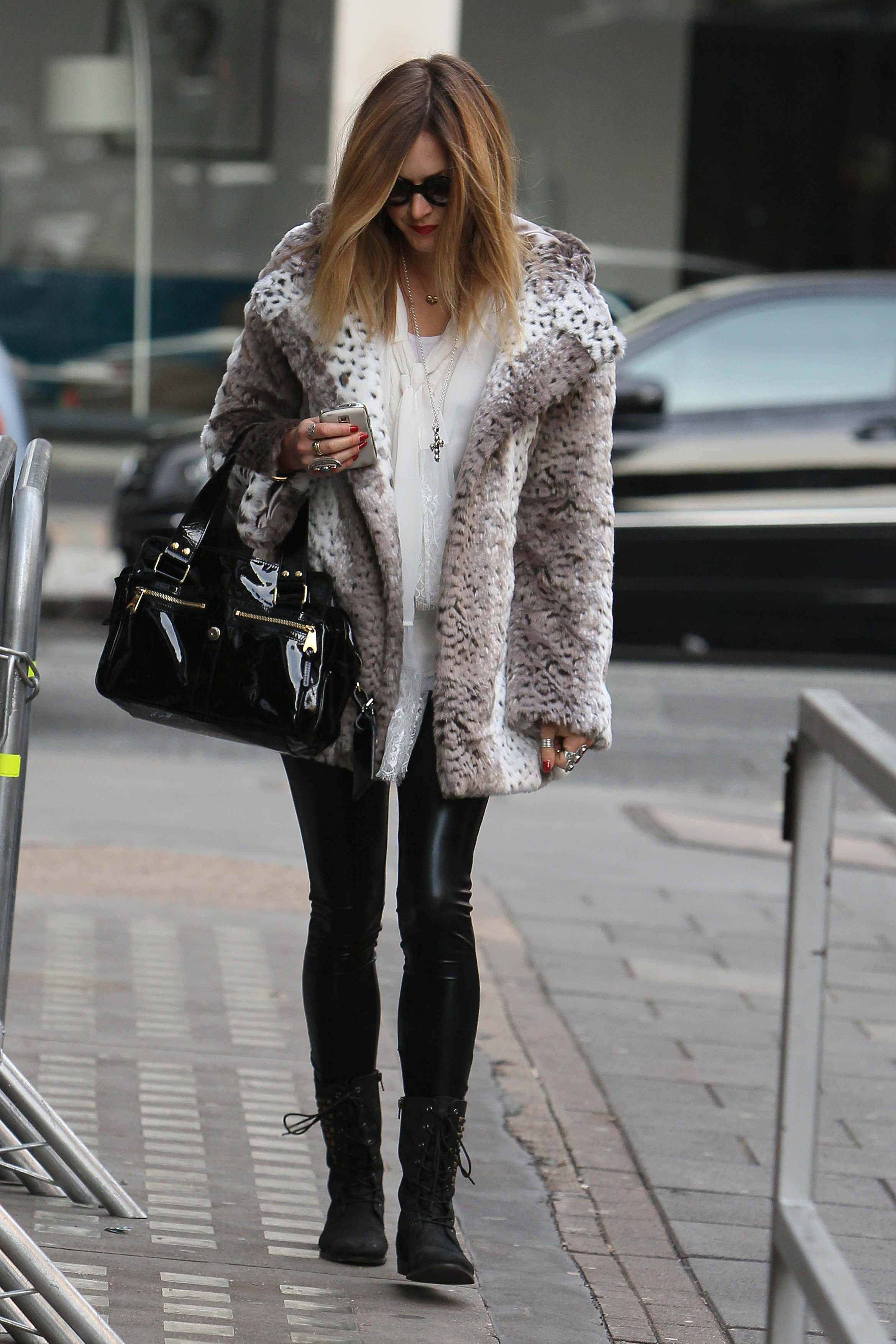 MCFan_for_celeblounge22-10-2010.jpg