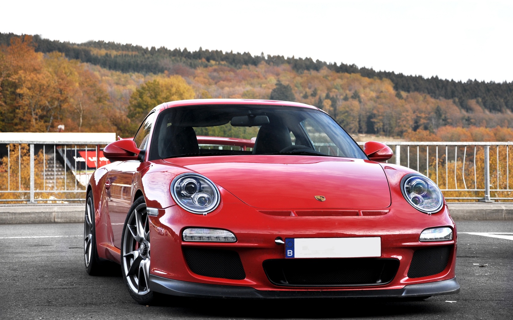 376983_porshe_avto_oboi-avto_Porsche_3011x2000_(www.GdeFon.ru).jpg