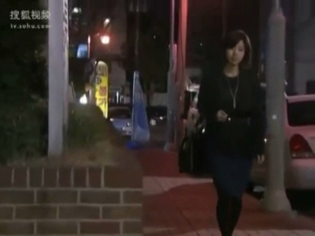 Asian girl in tape ball.WMV.001.jpg