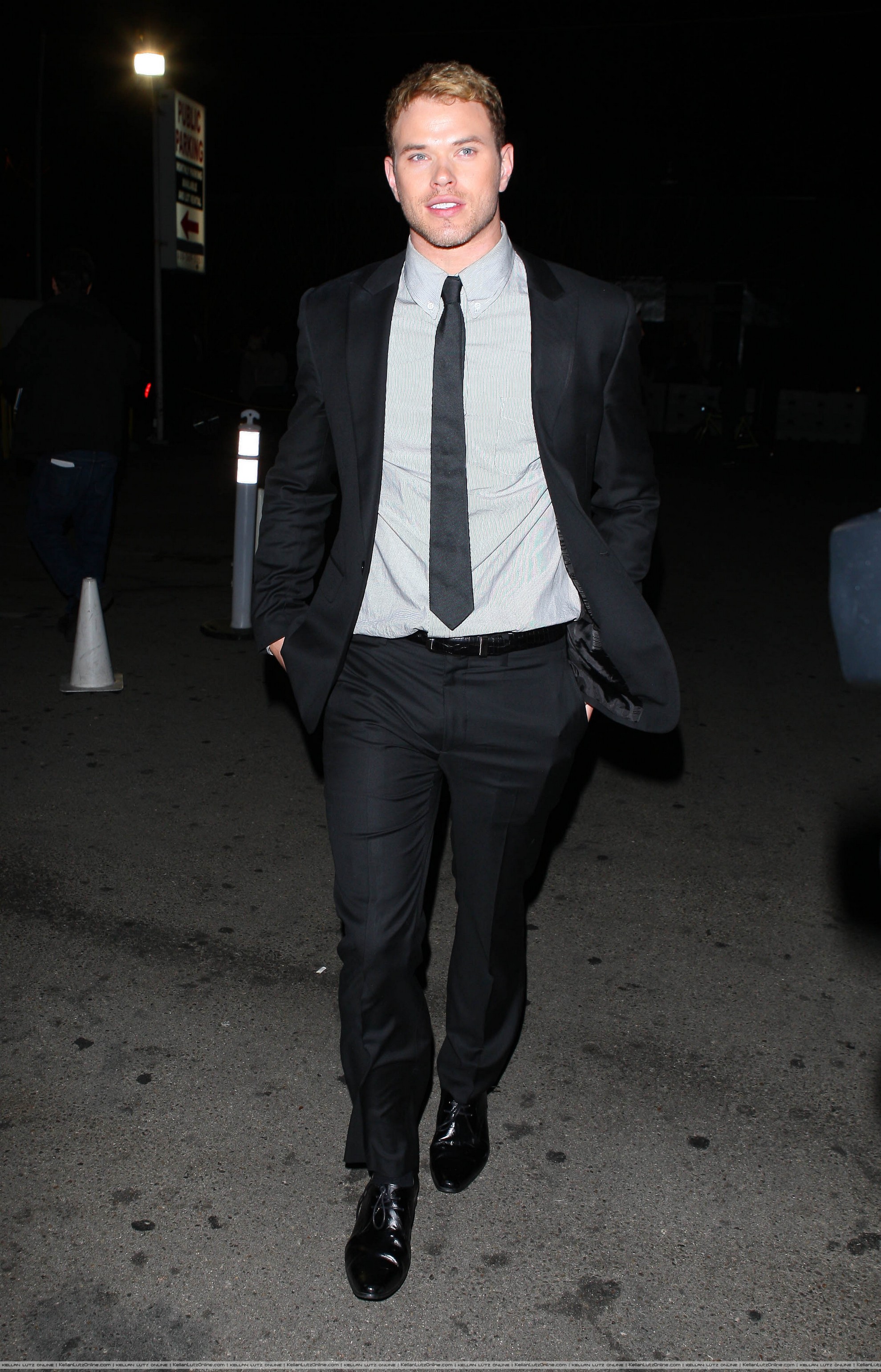 TodoTwilightSaga - Kellan Out and About 013.jpg